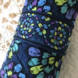 Vera Bradley Travel Bag Just like new